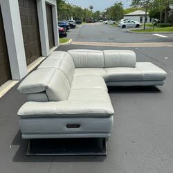 Sofa/Couch Sectional - 3 Months Old - Leather - Gray - Electric Recliner - Delivery Available 🚚