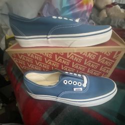 Vans Authentic 