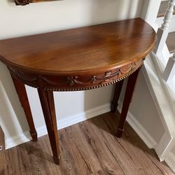 Beautiful Entryway/ Foyer Table With The Mirror