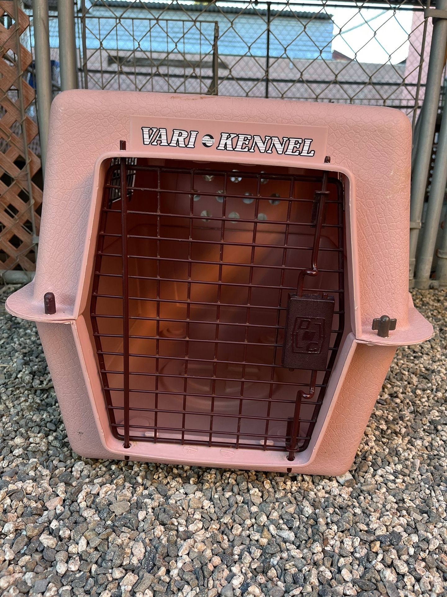 Vari-kennel, Small 100 Size Crate, Carrier For Dogs / Cats / Pets