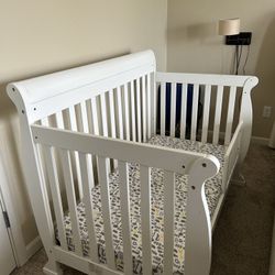 Crib + Mattress 