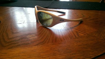 Woman's Oakley Sunglasses