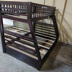 TWIN/FULL BUNK BED 