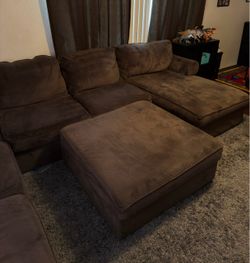 U-Shaped Sectional Sofa and Ottoman