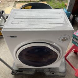Small clothes dryer