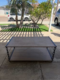 Chain coffee table