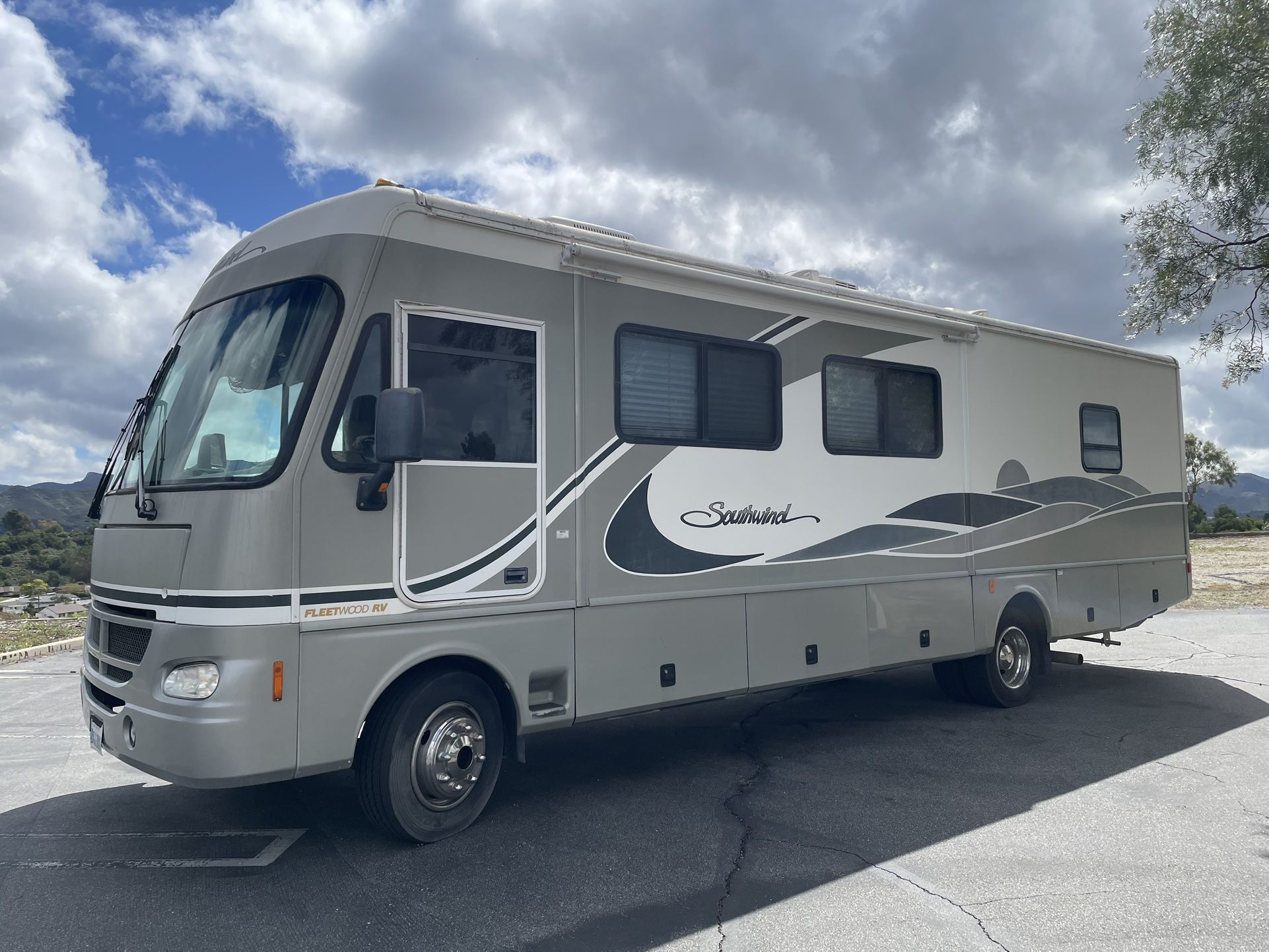 2004 Fleetwood Southwind