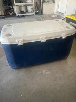 Ice chest cooler