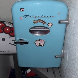 mini Fridge 