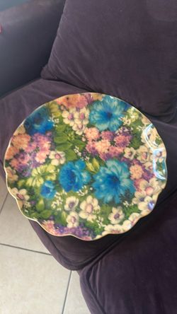 Extra large vintage floral tray, 17 inches wide.