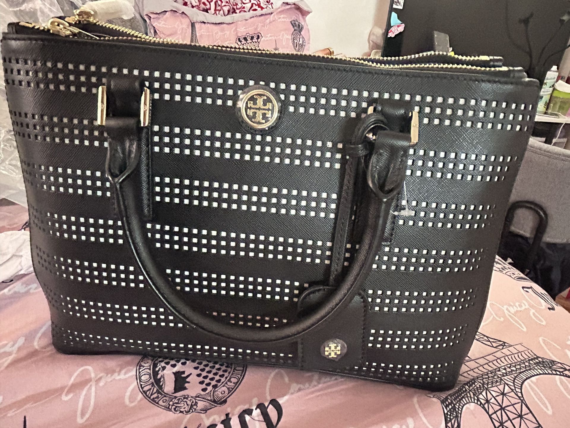 new tory burch never used with dust bag included