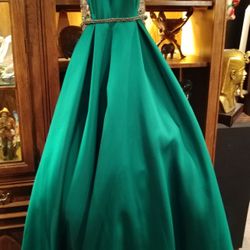 New With Tags, Camille La Vie Emerald Green Ballgown