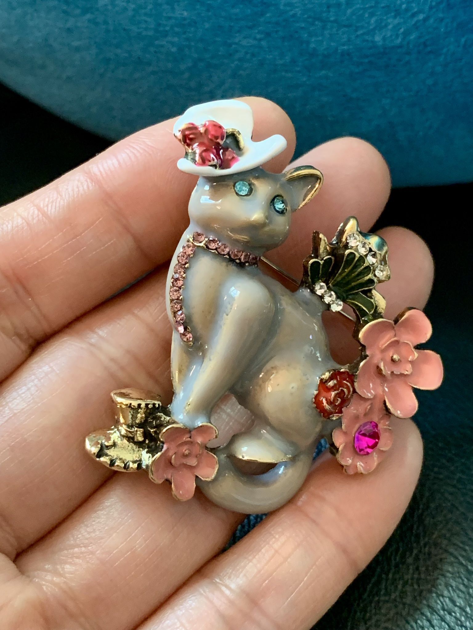 Vintage inspired enamel Cat brooch with floral accents 2”x2”