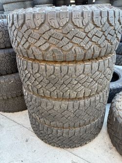 275/70r18 Goodyear tires en excelentes condiciones de vida las 4