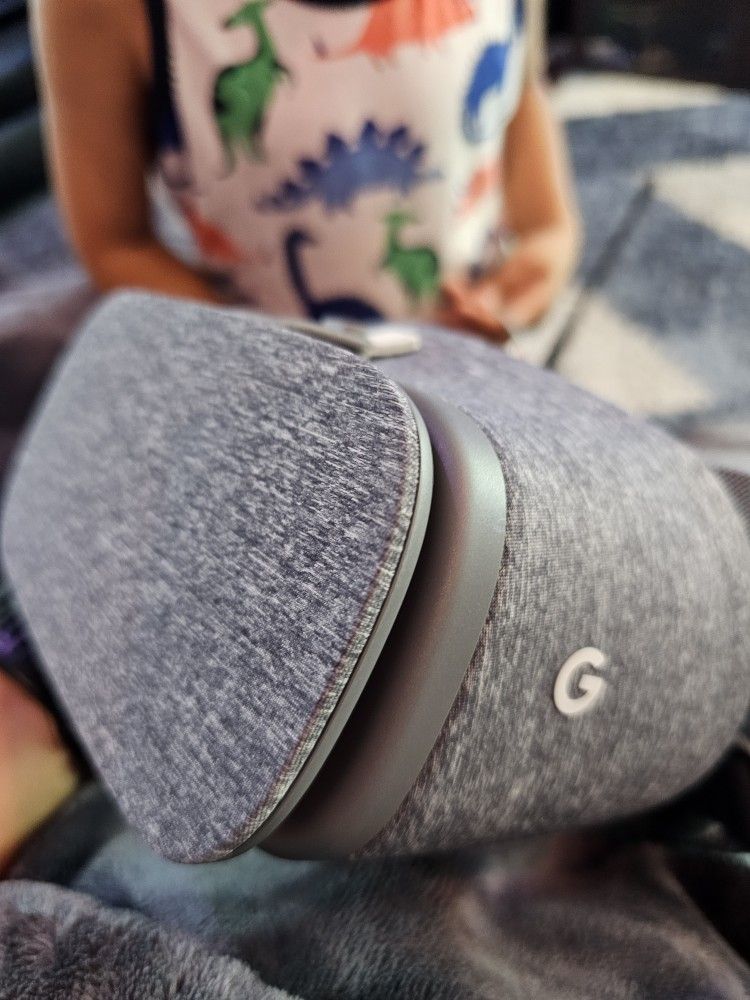 Google Daydream View VR Headset