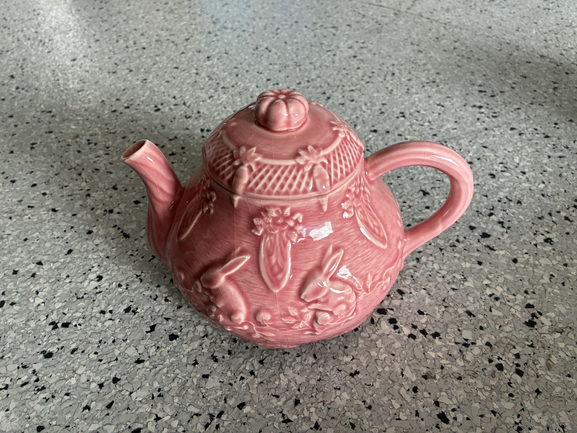 “BORDALLO PINHEIRO” Pink Teapot. Rabbits/ Floral. Pre Owned. Nice Condition.