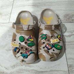 Crocs Palace