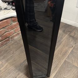 Hangable shelf w/Led