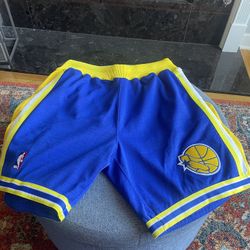 Golden State Warriors 1995-96 Official Team Shorts (40M)