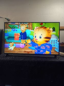 65 inch LG 4k smart tv ultra HD beautiful tv comes with remote control shows great quality clear picture works perfect guaranteed
