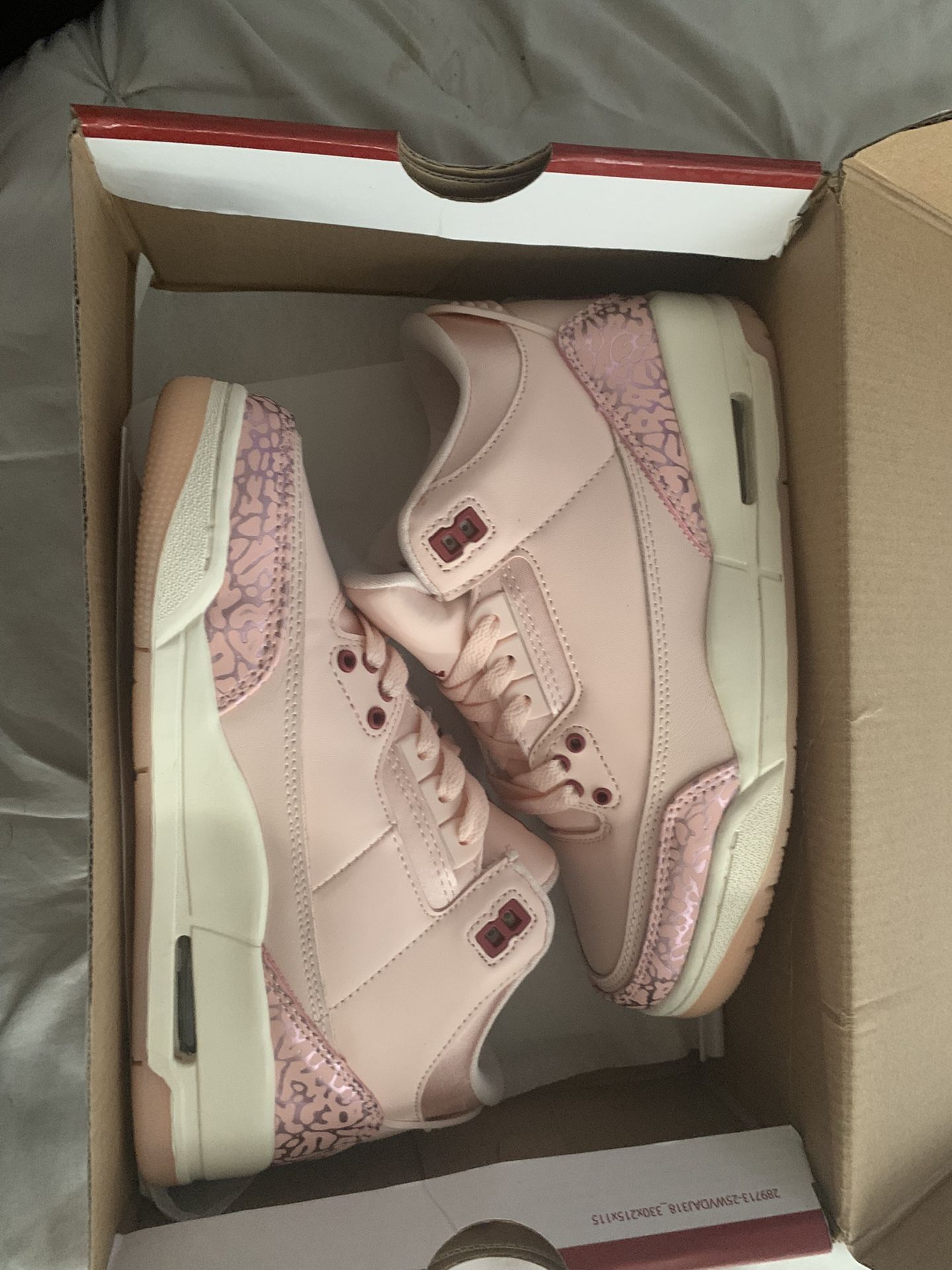 Air Jordan 3 Retro SE - Size 6.5 WOMEN