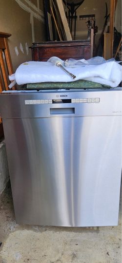 NEW Bosch 300 Series Dishwasher SGE53B55UC Stainless Steel - Never Installed