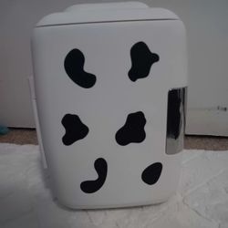 Mini-Fridge (Cow Print)