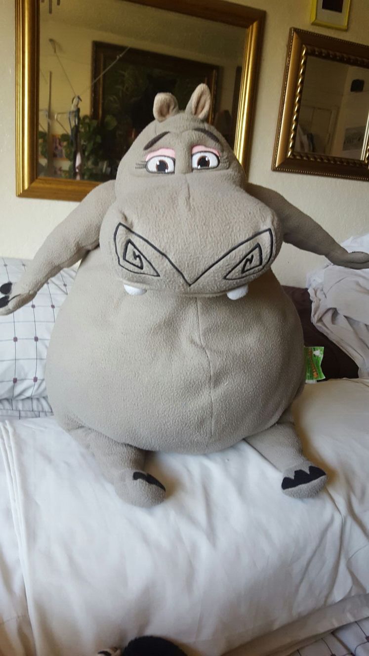 MADAGASCAR PLUSH 27 inches tall Gloria is a hippopotamus