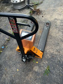 ULINE Pallet Jack with scale