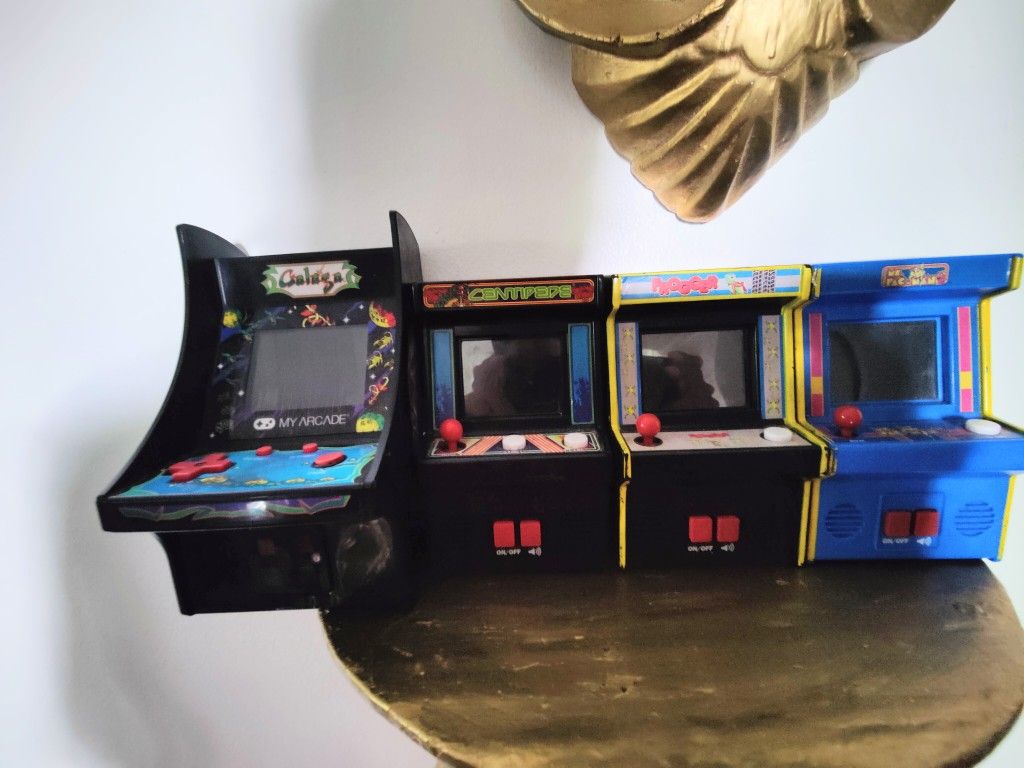 Galaga, Centipede,Frogger ,Ms Pac-Man Hand Held