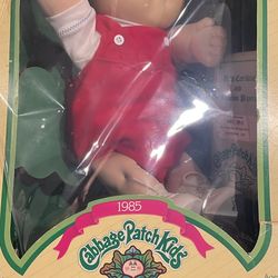 1985 Cabbage Patch Doll , New in Box With Birth Certificate And Adoption Papers