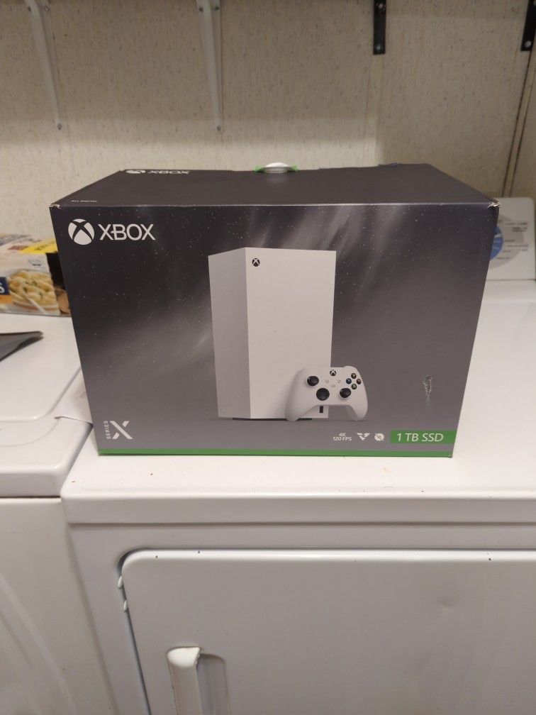 Mint Condition Xbox Series X 1TB 4K 120 Fps