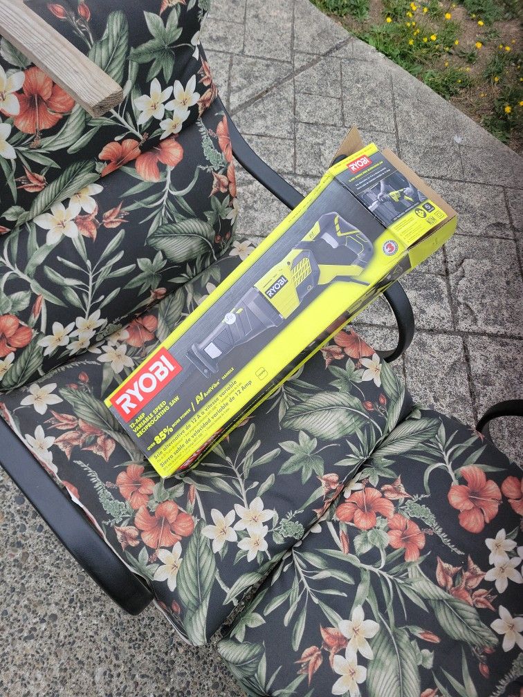 RYOBI Saw