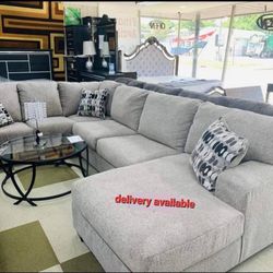 Brand New/ Ballinasloe Platinum Gray Sectional, Seccional, Couch 