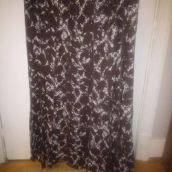 Beautiful Ladies Size Small (8) Skirt