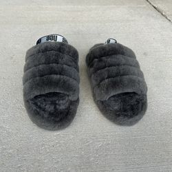 Ugg’s slides Children Size 5