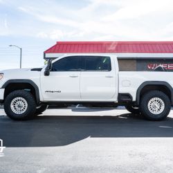 GM2500/3500 King Shocks In Stock