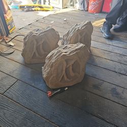 Outdoor Speaker Rocks 