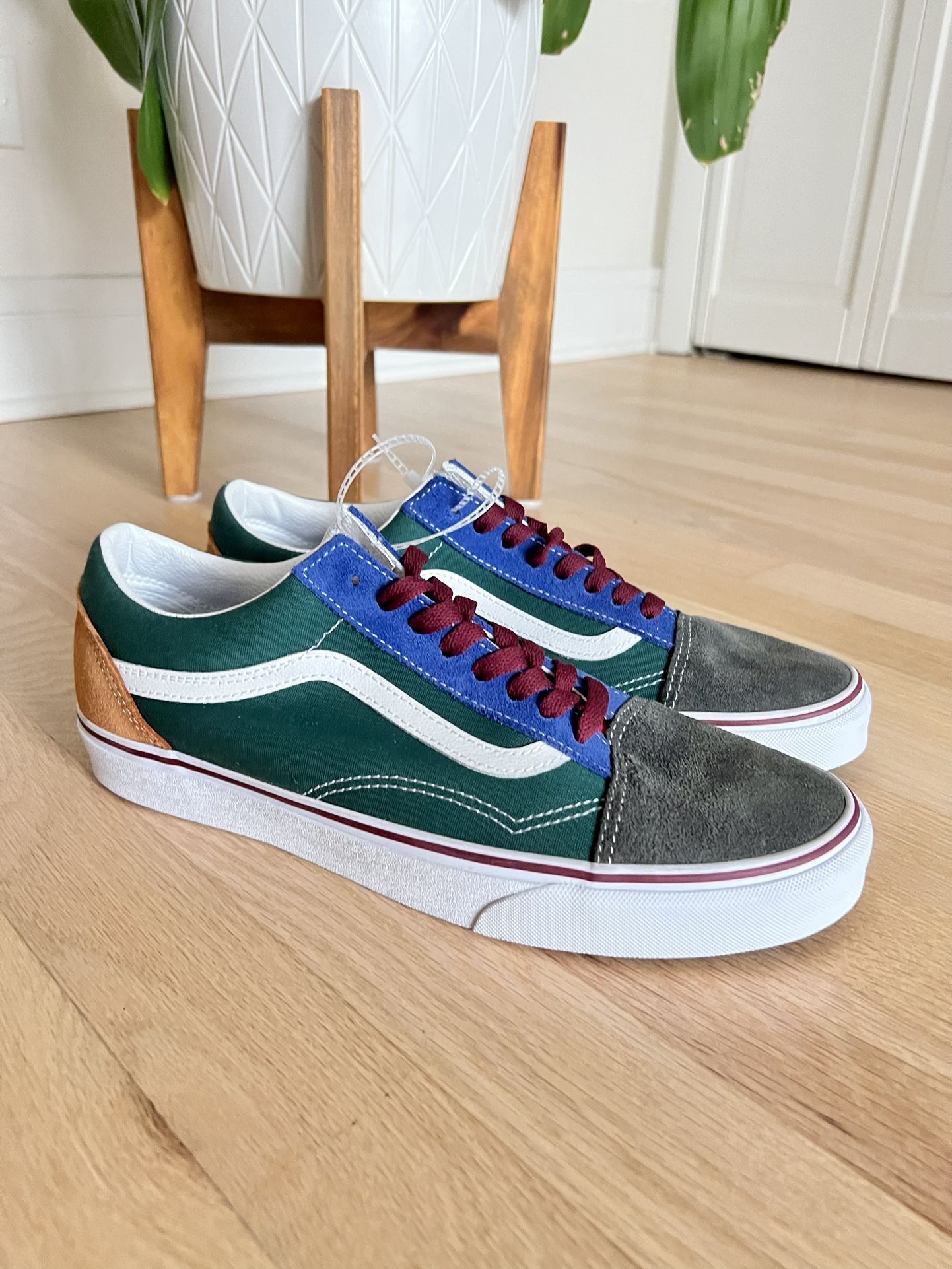Journeys vans top yacht club