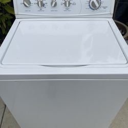 Kitchen Aid Washer And Gas Dryer 