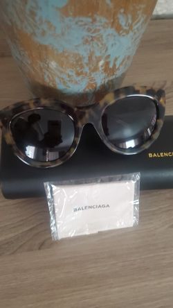 Balenciaga Sunglasses💛
