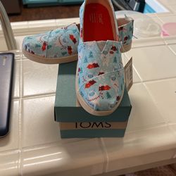 Brand New ; Young Size 4.