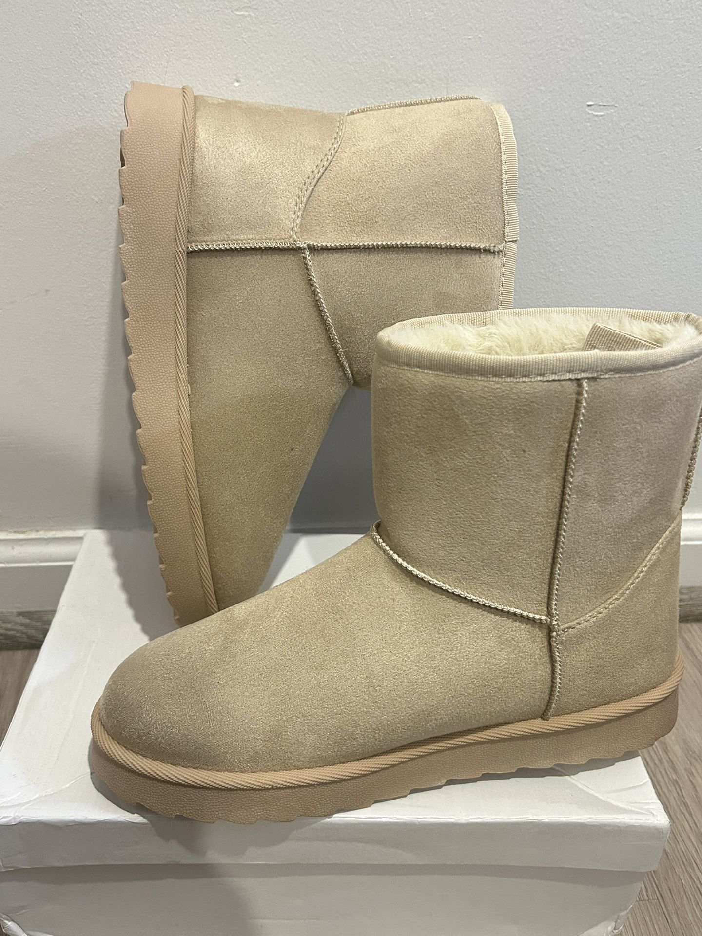 Winter Fur Boots (Tan) NEW