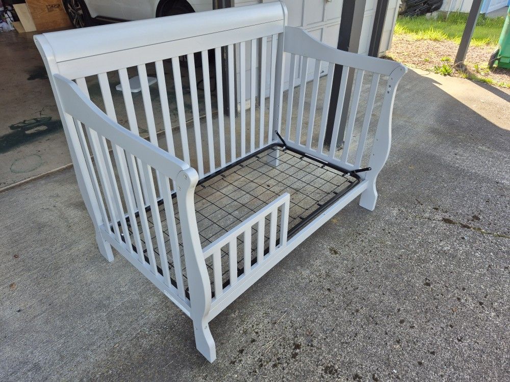 Delta Canton 4-in-1 Crib