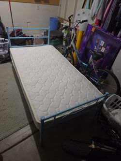 Twin size bed