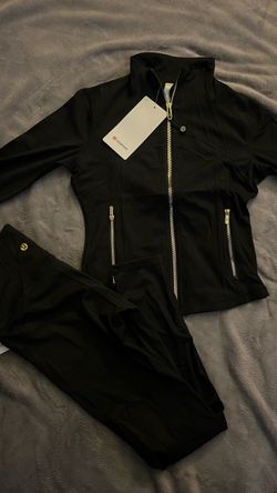 lululemon SETS 2 and 4 available