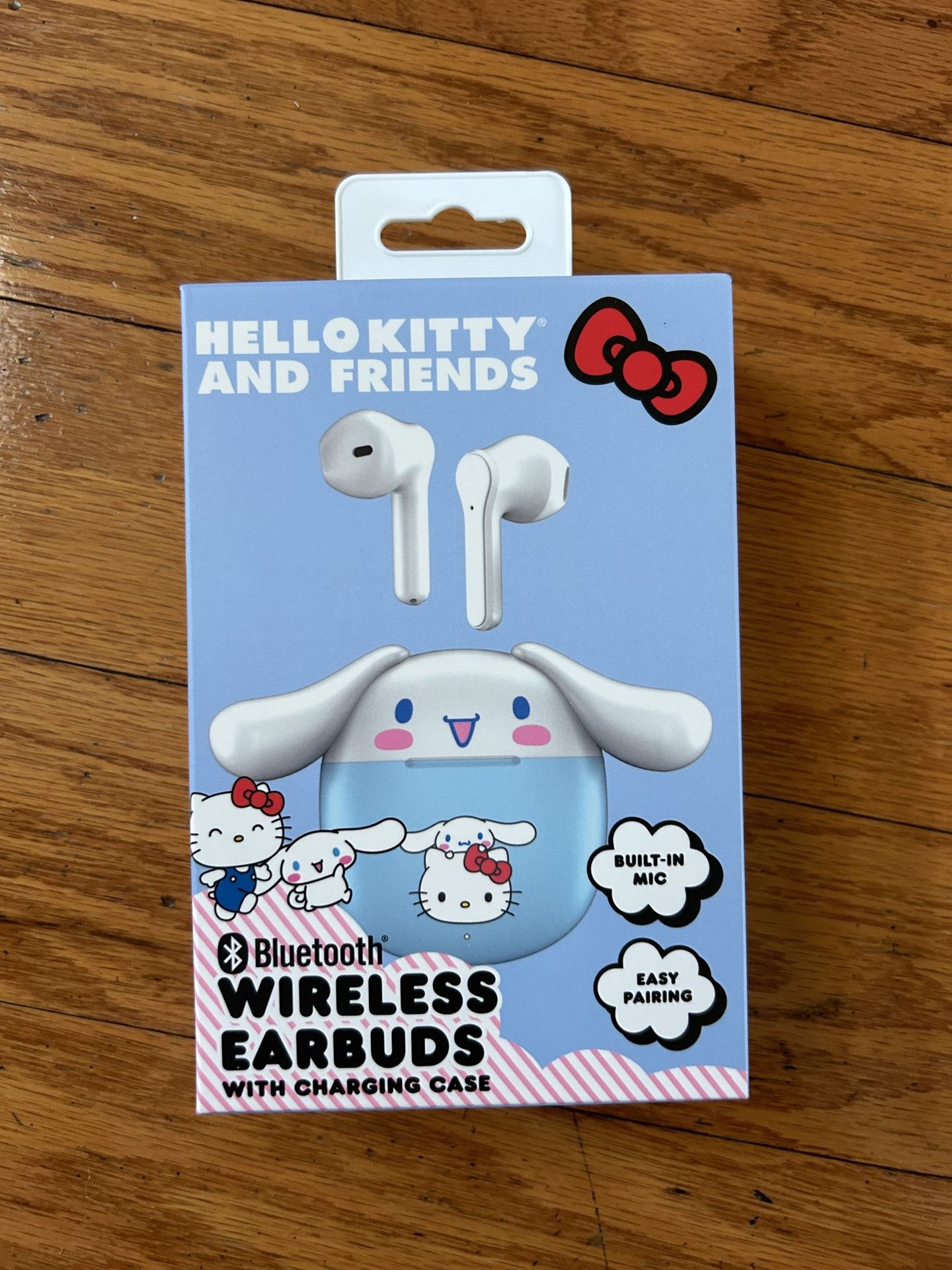 NWT Licensed cinnamoroll bluetooth true wireless earbuds with charging case