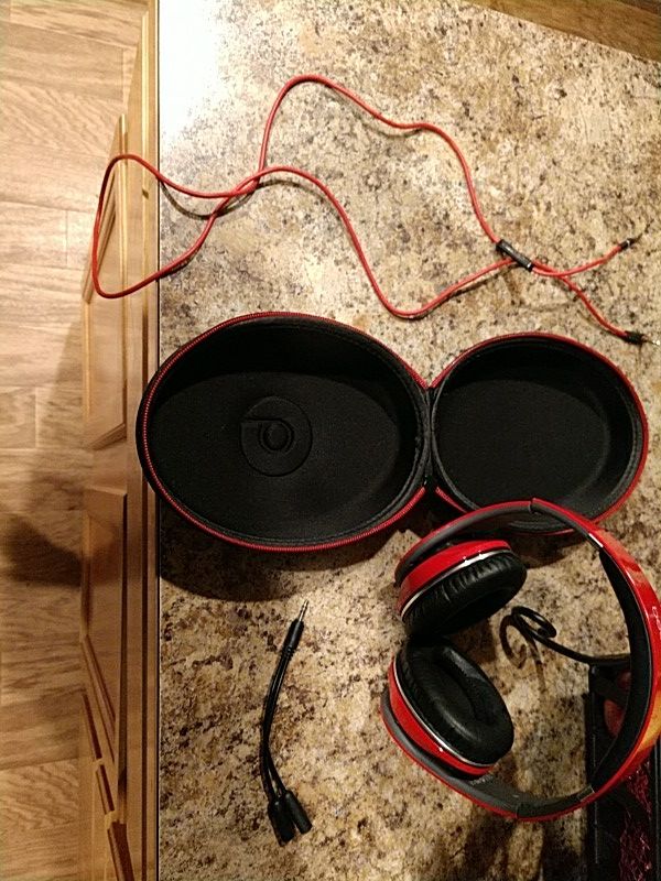 Red Beats By Dre Solo 2's W/ Case