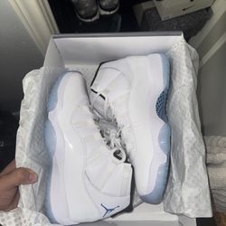 Jordan 11 Legend Blue