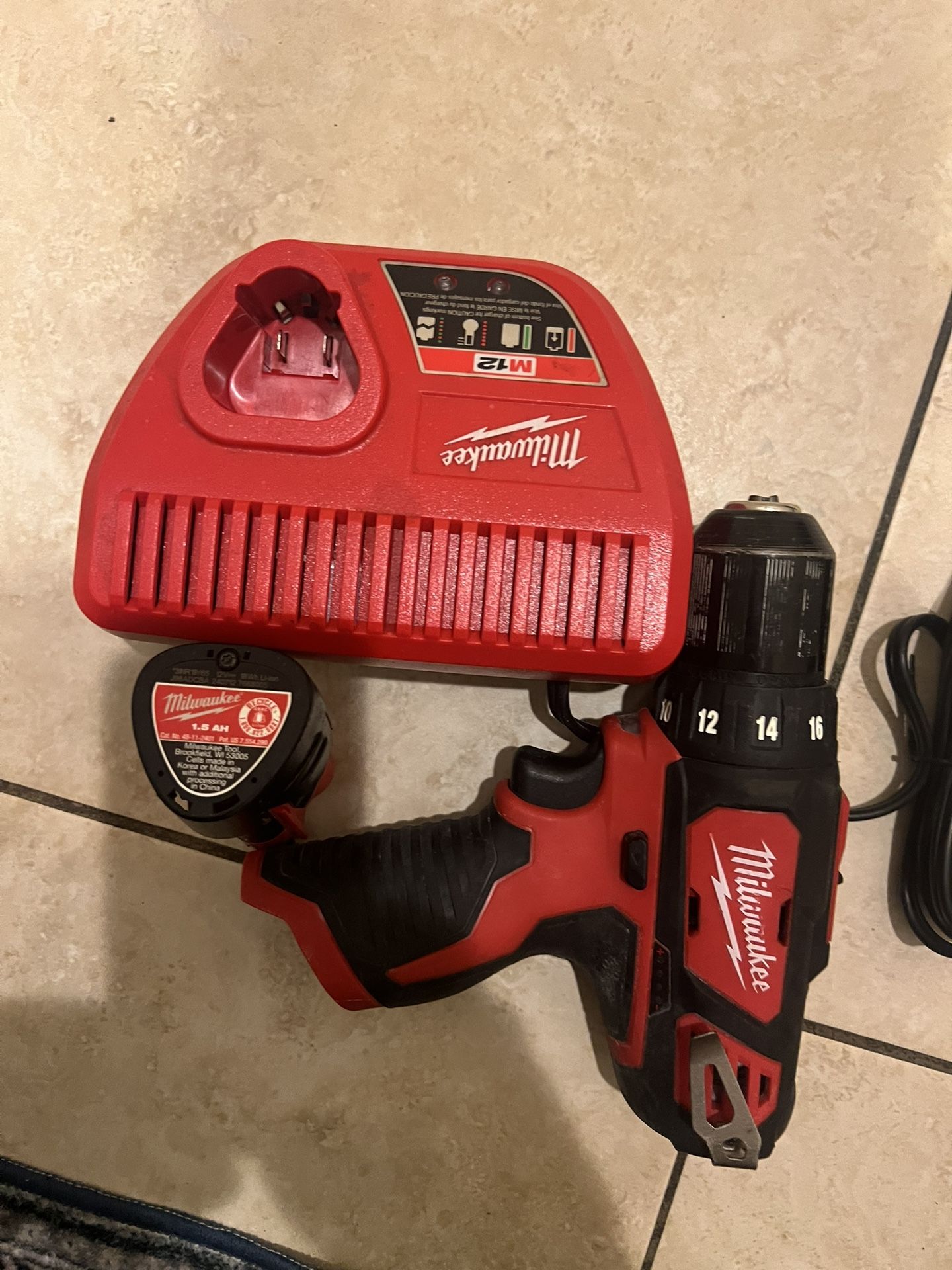Milwaukee Drill Battery And Charger M12